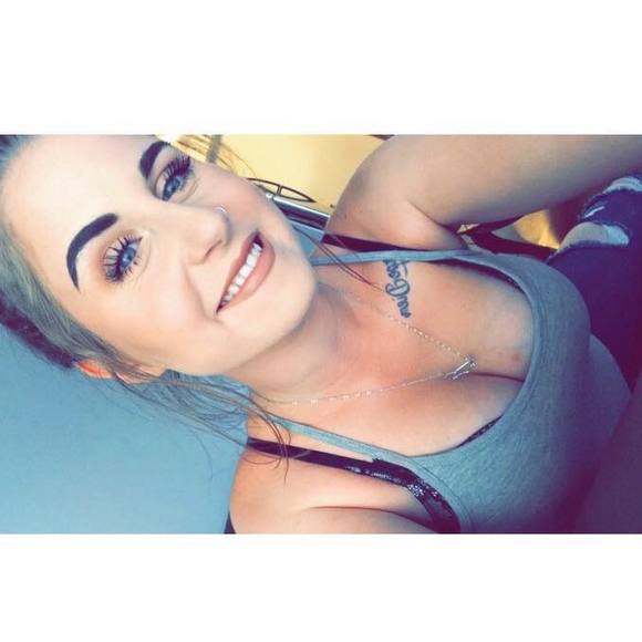 Meet your Posher, Liz - Picture 1 of 1